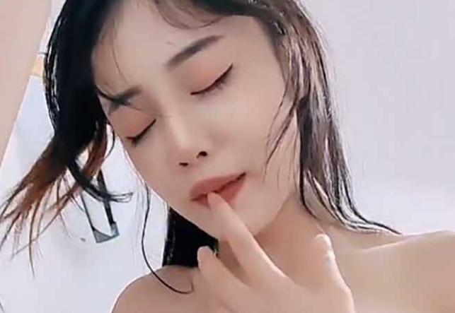 极品小姨子沦陷 高颜值性感尤物解锁