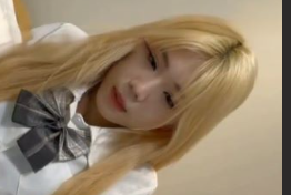 清纯JK学妹 穿着白袜足服侍摄影师 最后撅着小屁股