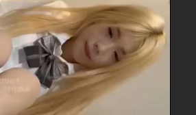 清纯JK学妹 穿着白袜足服侍摄影师 最后撅着小屁股