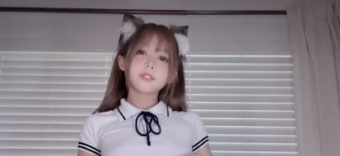 人气萝莉网红 绯红小猫 COS女仆小猫咪大战水晶