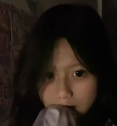 广东江门反差嫩妹茵茵 颜值清纯白嫩少女 线上接钱到位直接拉黑