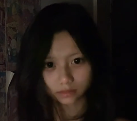 广东江门反差嫩妹茵茵 颜值清纯白嫩少女 线上接钱到位直接拉黑