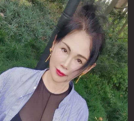 快手熟女人妻 桃桃 约视频曝光 开丝袜