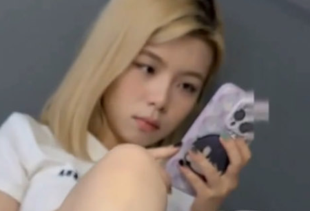 印象足拍徒弟版之超美清纯学妹 白皙美腿粉嫩玉足