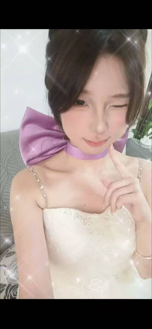 省份: 安徽    城市:合肥    年龄：19    身高：165    体重：95 ?围:c    职业：雪生    能否外地：可以 需要提前说    能否过夜/同居：可    是否抽烟/纹身:    能否kou： 协商    能否体检后不带:协商    每月生活费：1.5w-2w    每月空闲天数: 6-8天 周末有空 28号开始有空    是否chu女: 否    优势介绍：好说话    对金?的期许（不接受的点）:长得好看可以优惠    介绍费：9888