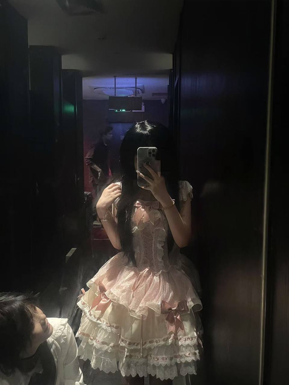 昵称:#TX63     省份:山东     城市:枣庄     年龄:18     身高:158     体重:92     罩杯:B     职业:雪     是否是chu女：否     可不可以口:可以     能不能9888:不能     能不能无套:能     SM能不能:只接受轻微的     有没有纹身:没有     是否可外省:是     是否可过夜:是     可不可以同居:不可以     月可陪伴天数:3     大概姨妈日期:13号     找金主的原因:不想谈恋爱     月生活费多少:5000     分几次给生活费:一次     自我介绍加分项:不知道     对老板雷点(不接受):不尊重 有家室 超过30不要     介绍费：9888 #TX6