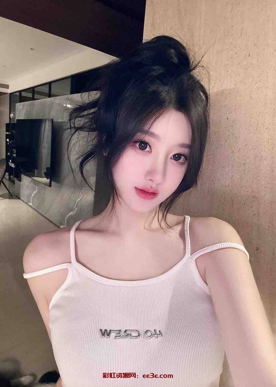 成都新人下氵172！年龄02 • Height净身高172 • Bust胸围：c+ • Occupation职业：传媒大学学生 • Hobby兴趣/弹琴/旅游/跳舞 • 特长  气质优雅  天真无邪的脸 筷子?腿 风骚无比 身材完美 完美腰臀比 礼貌有素质  配合度百分百 胜任各种知势 ❤️人首次下水  紧致水多  CHU女体感 （必定让您流连忘返  久久难忘