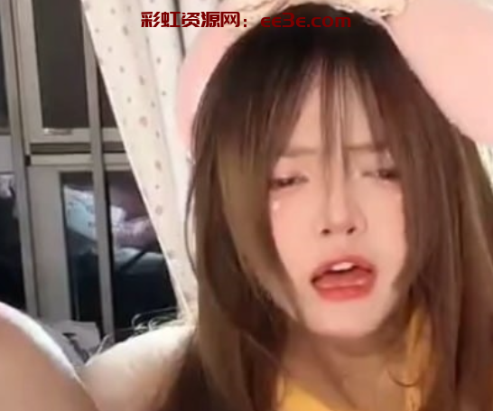 武汉16岁萝莉【少萝没人爱】可爱颜值极品尤物，