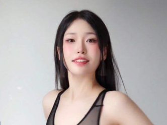 高研福利姬 Meriol Chan 最新福利 极品美少女COS猫耳黑丝兔女郎